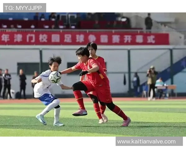 侯边庄小学足球明星崭露头角校园足球赛场上展现青春风采与团队精神