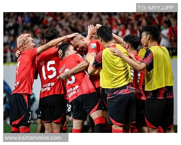 足球明星在比赛中泪洒现场感人瞬间引发球迷热议视频回顾